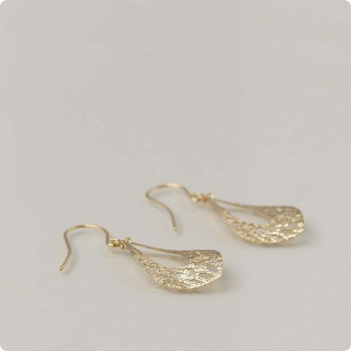 【土日限定2000円OFFクーポン有】 18金 ピアス k18 18金ピアス 18k 透かし模様 フックピアス k18ピアス レディース ピアス18金 18 金 18kピアス 両耳 | DEVAS | 02