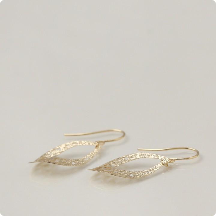 【土日限定2000円OFFクーポン有】 18金 ピアス k18 18金ピアス 18k 透かし模様 フックピアス k18ピアス レディース ピアス18金 18 金 18kピアス 両耳 | DEVAS | 03