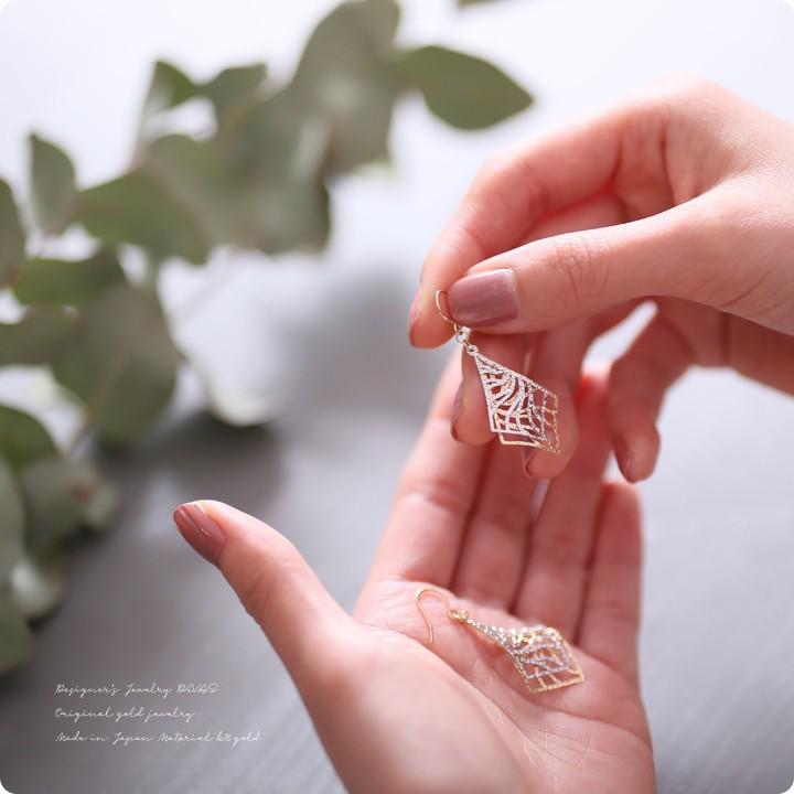 DEVAS 8月土日限定 7%クーポン▽ 18金 ピアス ホワイトゴールド