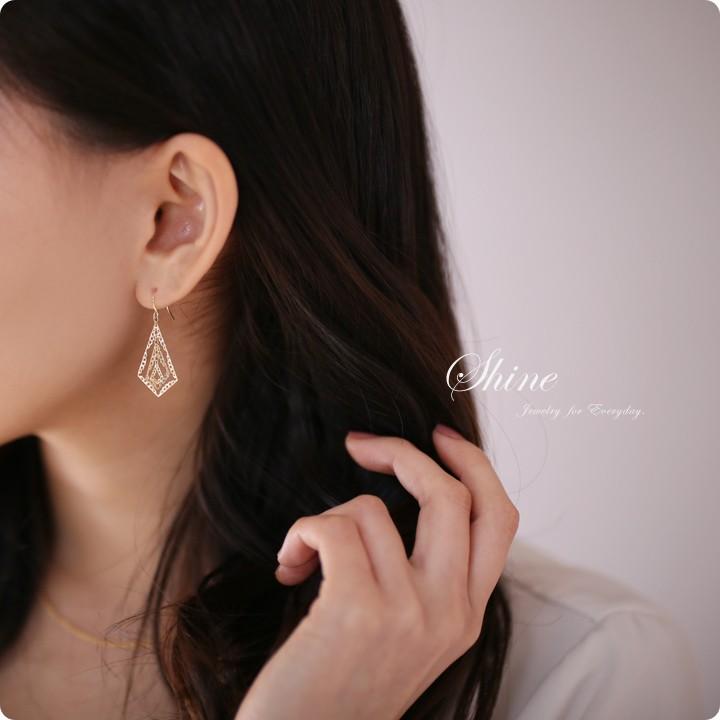 【土日限定2000円OFFクーポン有】 18金 ピアス k18 18金ピアス 18k 揺れる 透かし模様 フックピアス k18ピアス レディース ピアス18金 18kピアス 両耳 | DEVAS | 04