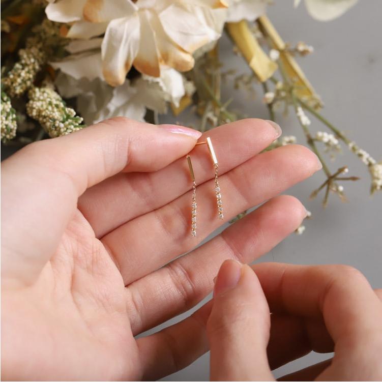 【土日限定2000円OFFクーポン有】 18金 ピアス k18 18金ピアス 18k 揺れる ダイヤ バー ダイヤモンド k18ピアス レディース ピアス18金 金 両耳 セット | DEVAS | 08