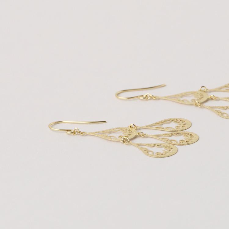 【土日限定2000円OFFクーポン有】 18金 ピアス k18 18金ピアス 18k フックピアス 揺れる フック 透かし リーフ k18ピアス レディース ピアス18金 両耳 | DEVAS | 07