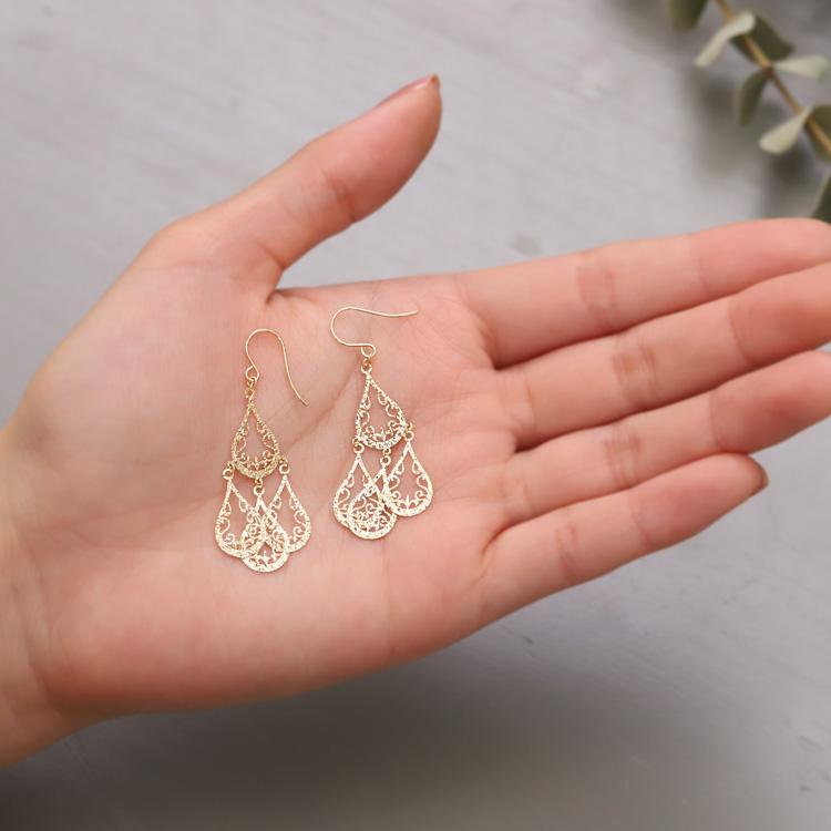 【土日限定2000円OFFクーポン有】 18金 ピアス k18 18金ピアス 18k フックピアス 揺れる フック 透かし リーフ k18ピアス レディース ピアス18金 両耳 | DEVAS | 09