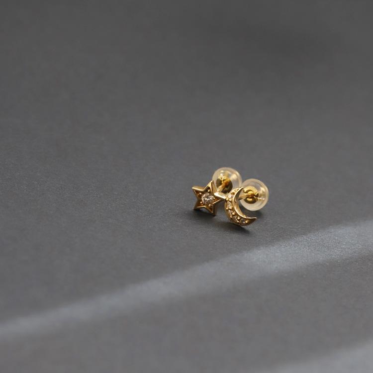 【土日限定2000円OFFクーポン有】 18金 ピアス k18 18金ピアス 18k 星 月 スター ハーフムーン ダイヤモンド k18ピアス レディース ピアス18金 両耳 | DEVAS | 01