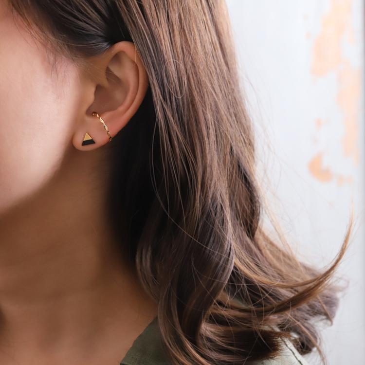 K18 18金　ピアス　オニキス　♡ DEVAS 7月土日限定 7%クーポン▽ 18金 ピアス k18 18金ピアス