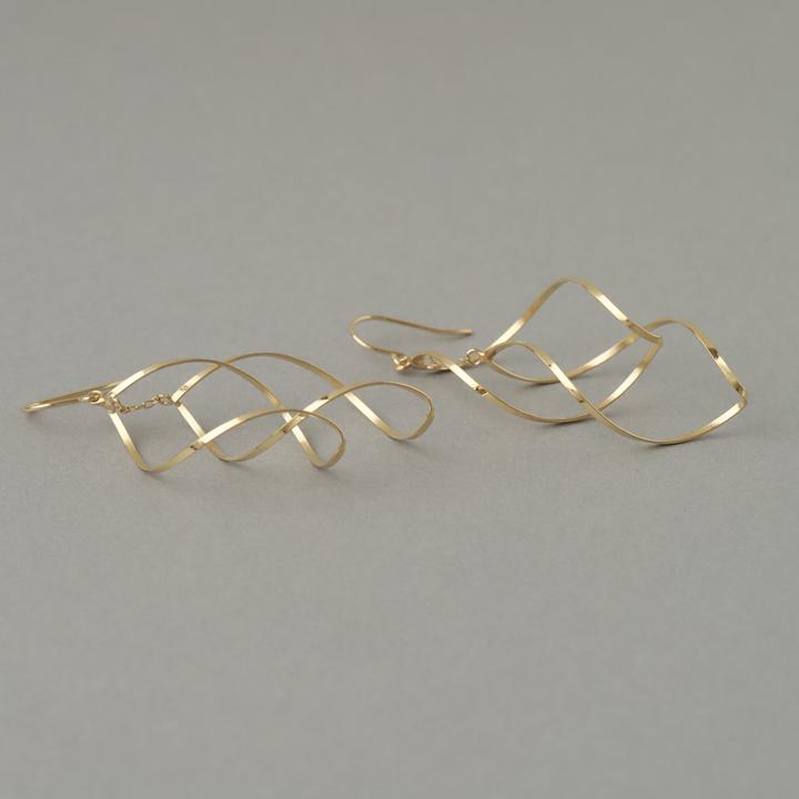 【土日限定3500円OFFクーポン有】 18金 ピアス k18 18金ピアス 18k フックピアス 揺れる フック リーフ k18ピアス ピアス18金 18kピアス 両耳 | DEVAS | 03