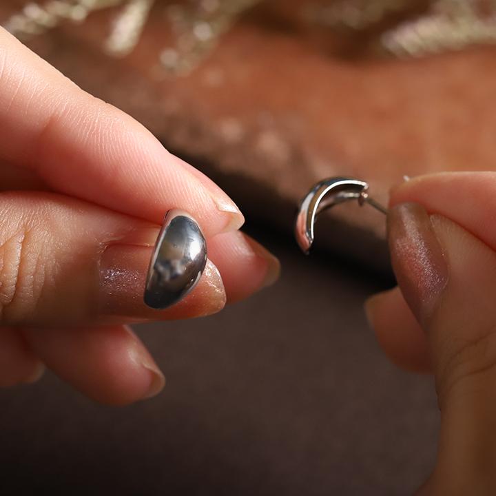 【土日限定1500円OFFクーポン有】 プラチナピアス ピアス プラチナ レディース 半月 月甲丸 ムーン プラチナ900 ピアスプラチナ おしゃれ 両耳 セット | DEVAS | 11