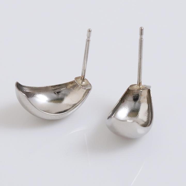 【土日限定1500円OFFクーポン有】 プラチナピアス ピアス プラチナ レディース 半月 月甲丸 ムーン プラチナ900 ピアスプラチナ おしゃれ 両耳 セット | DEVAS | 03