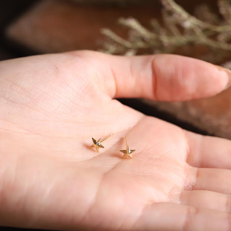 18金 ピアス k18 18金ピアス 18k スター 星 シンプル k18ピアス レディース ピアス18金 18 金 華奢 地金 ゴールド 18kピアス 小さめ つけっぱなし 両耳 セット | DEVAS | 12
