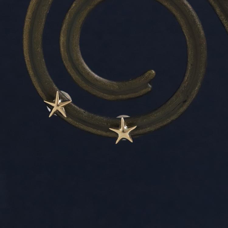 18金 ピアス k18 18金ピアス 18k スター 星 シンプル k18ピアス レディース ピアス18金 18 金 華奢 地金 ゴールド 18kピアス 小さめ つけっぱなし 両耳 セット | DEVAS | 01