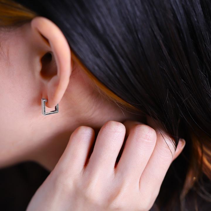 【土日限定1500円OFFクーポン有】 プラチナピアス ピアス プラチナ レディース スクエア フープ 四角 プラチナ900 ピアスプラチナ PT シンプル | DEVAS | 09