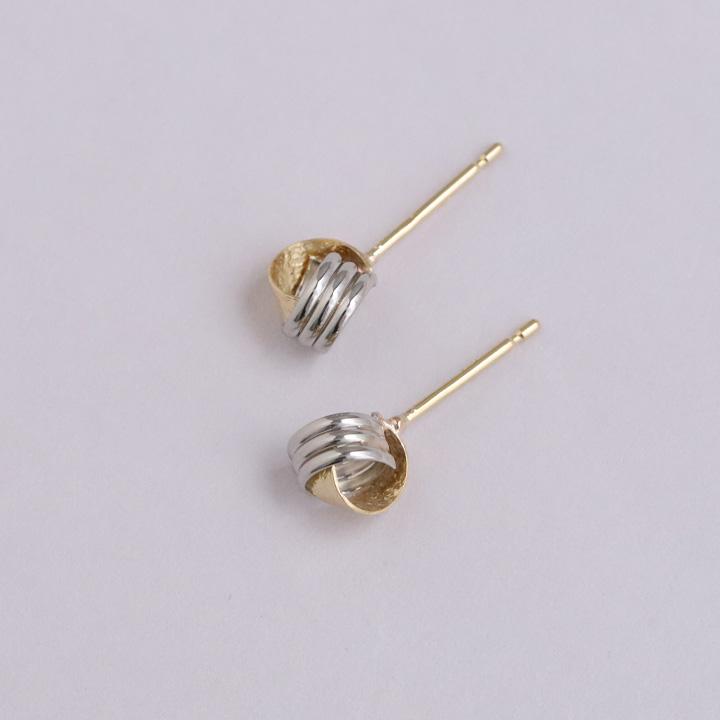 18金 ピアス 18k 18金ピアス KNOT 結び目 プラチナ Pt900 シンプル k18ピアス レディース ピアス18金 地金 小さめ | DEVAS | 06