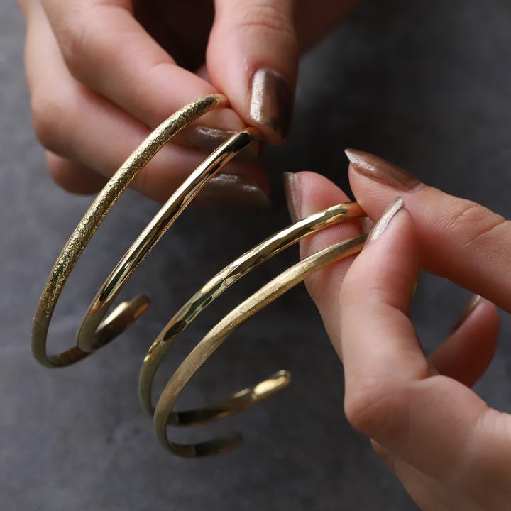 DEVAS 【土日限定8000円OFFクーポン有】 k18 バングル 18金