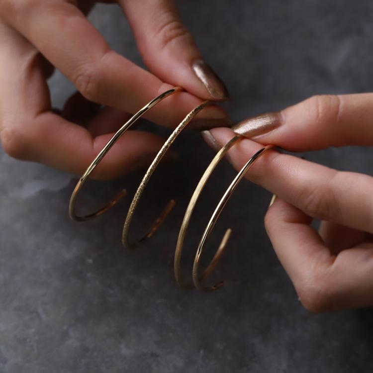 DEVAS k18 バングル 18金 ブレスレット レディース 18k 18金