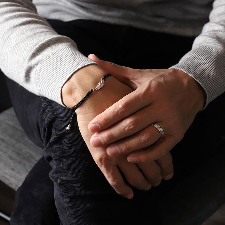 プラチナブレスレット レディース ブレスレット プラチナ フェザー 羽 コードブレス ペア PT950 シンプル ブレスレットレディース メンズ インディアン | DEVAS | 01