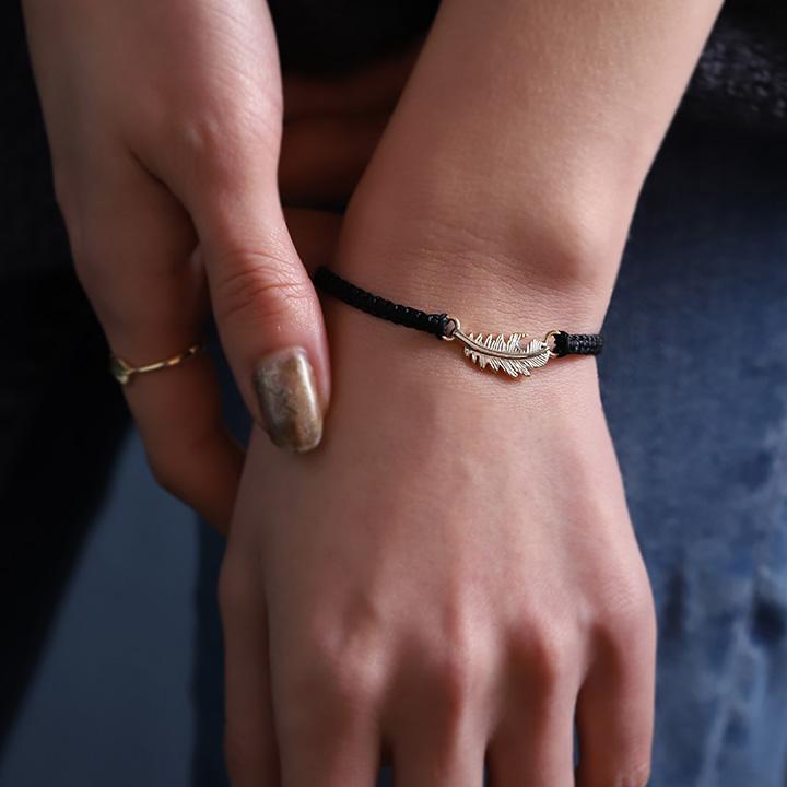 プラチナブレスレット レディース ブレスレット プラチナ フェザー 羽 コードブレス ペア PT950 シンプル ブレスレットレディース メンズ インディアン | DEVAS | 02