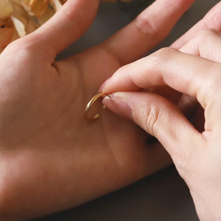 【土日限定2000円OFFクーポン有】 イヤーカフ 18金 イヤカフ k18 18k レディース ノンホール ピアス 光沢 マット ひねり ノンホールピアス 片耳 | DEVAS | 08