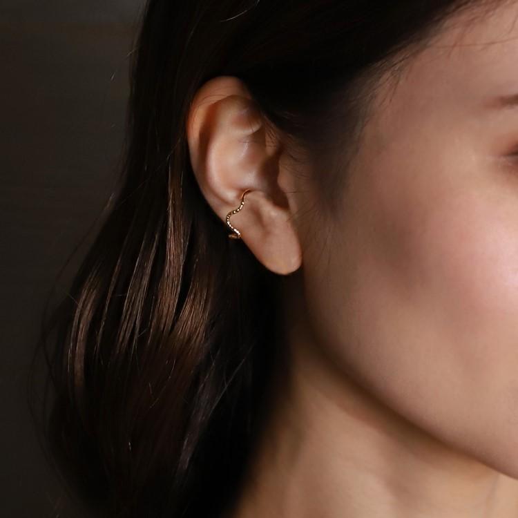 【土日限定2000円OFFクーポン有】 イヤーカフ 18金 イヤカフ k18 18k レディース ノンホール ピアス ウェーブ 凸凹 ノンホールピアス 片耳 大ぶり | DEVAS | 03