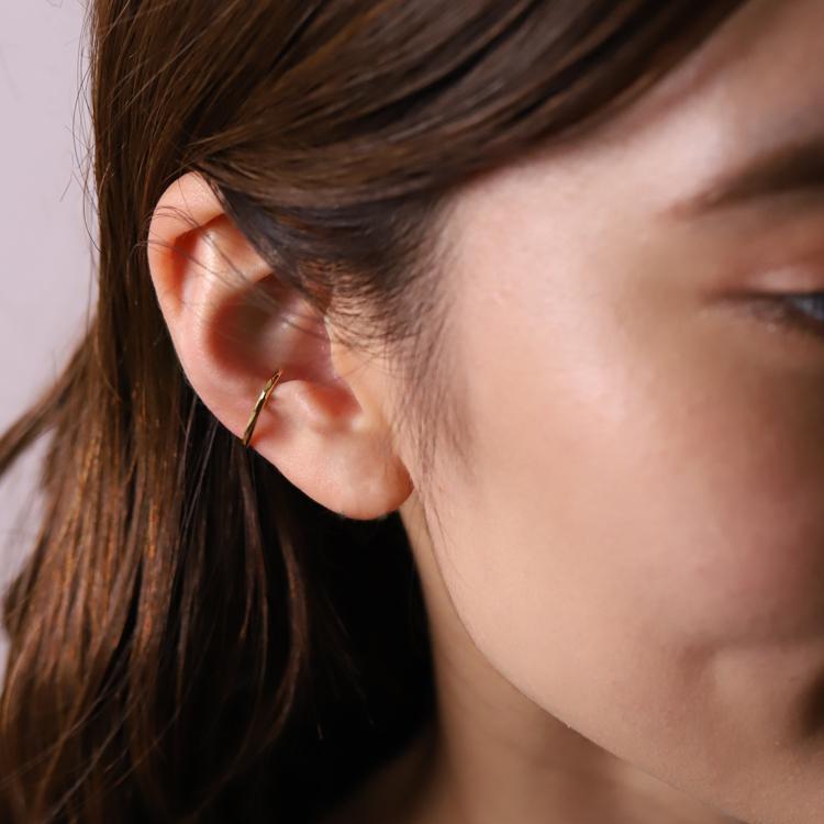 イヤーカフ 18金 イヤカフ k18 18k レディース ノンホール ピアス  フィット 18 金 ノンホールピアス シンプル ゴールド 小さめ 華奢 地金 つけっぱなし 片耳 | DEVAS | 03