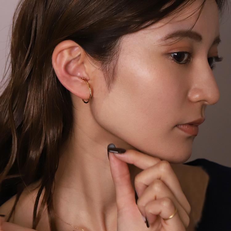 【土日限定2000円OFFクーポン有】 イヤーカフ 18金 イヤカフ k18 18k レディース ノンホール ピアス 凸凹 槌目 ノンホールピアス 片耳 大ぶり | DEVAS | 10