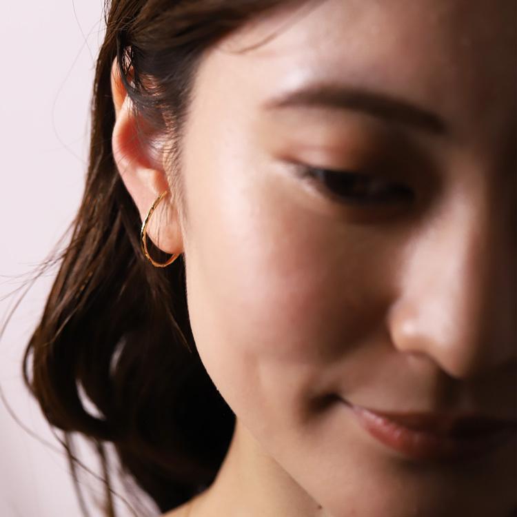 【土日限定2000円OFFクーポン有】 イヤーカフ 18金 イヤカフ k18 18k レディース ノンホール ピアス 凸凹 槌目 ノンホールピアス 片耳 大ぶり | DEVAS | 09