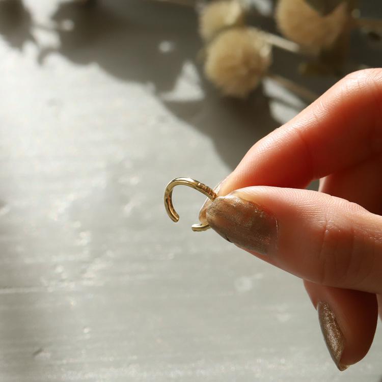 【土日限定2000円OFFクーポン有】 イヤーカフ 18金 イヤカフ k18 18k レディース ノンホール ピアス ウェーブ 凸凹 ノンホールピアス つけっぱなし 片耳 | DEVAS | 14