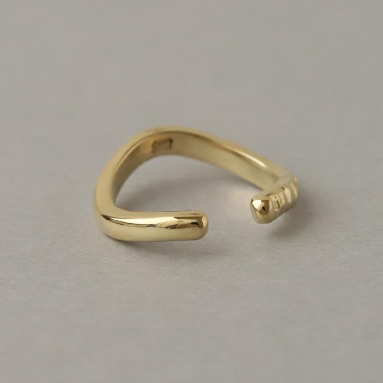 【土日限定2000円OFFクーポン有】 イヤーカフ 18金 イヤカフ k18 18k レディース ノンホール ピアス ウェーブ 凸凹 ノンホールピアス つけっぱなし 片耳 | DEVAS | 06