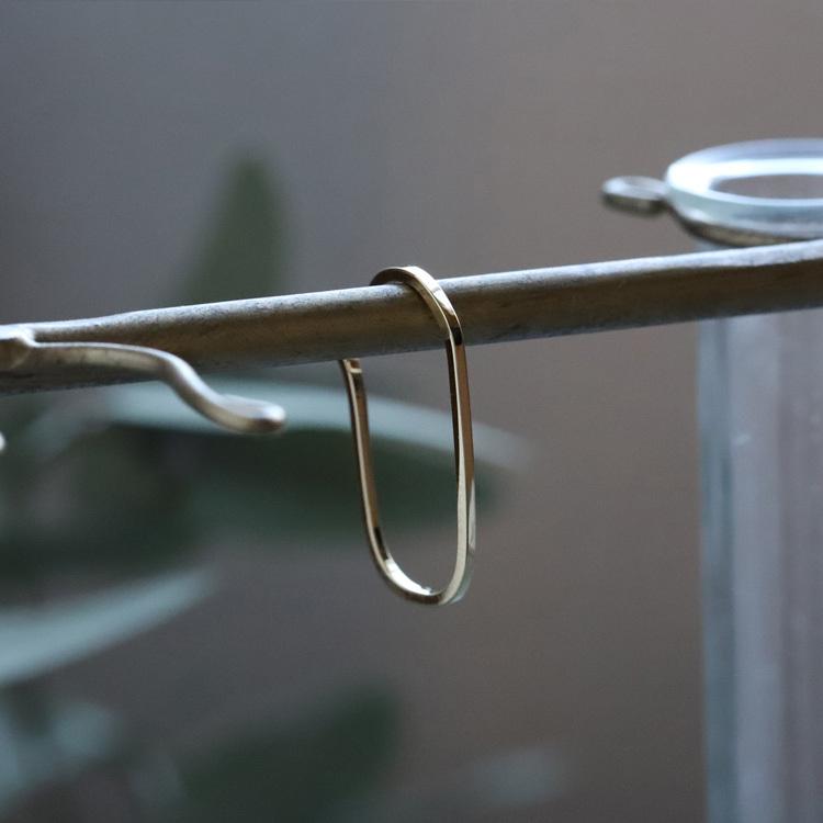 【土日限定2000円OFFクーポン有】 イヤーカフ 18金 イヤカフ k18 18k レディース ノンホール ピアス 楕円 ノンホールピアス つけっぱなし 大ぶり 片耳 | DEVAS | 01