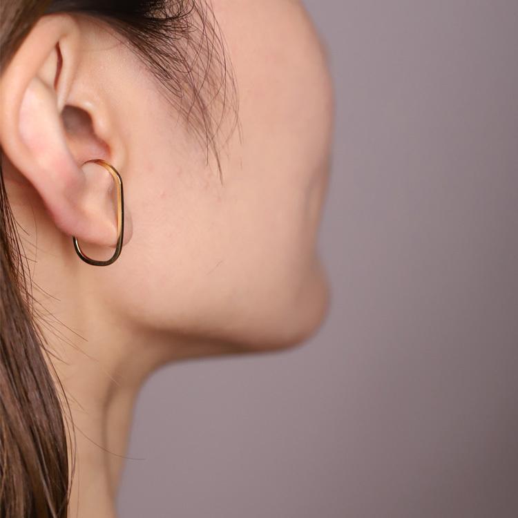 【土日限定2000円OFFクーポン有】 イヤーカフ 18金 イヤカフ k18 18k レディース ノンホール ピアス 楕円 ノンホールピアス つけっぱなし 大ぶり 片耳 | DEVAS | 03