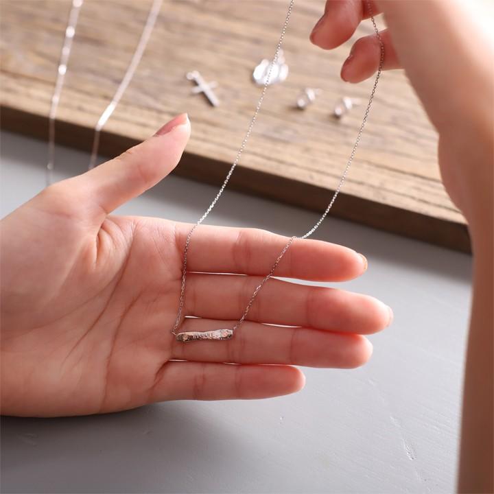 【土日限定3500円OFFクーポン有】 プラチナ ネックレス レディース プラチナネックレス 刻印 ネーム バーネームネックレス ネックレスレディース | DEVAS | 09