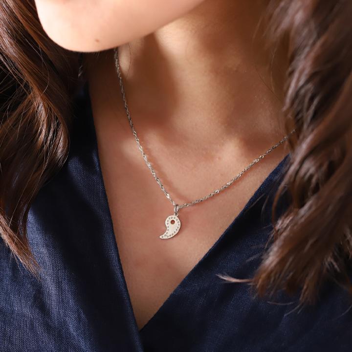 【6/14~15限定2000円OFFクーポン有】ペンダントトップ プラチナ ネックレス トップ ペンダント Pt950 勾玉 まがたま ミルグレイン プラチナペンダントの画像