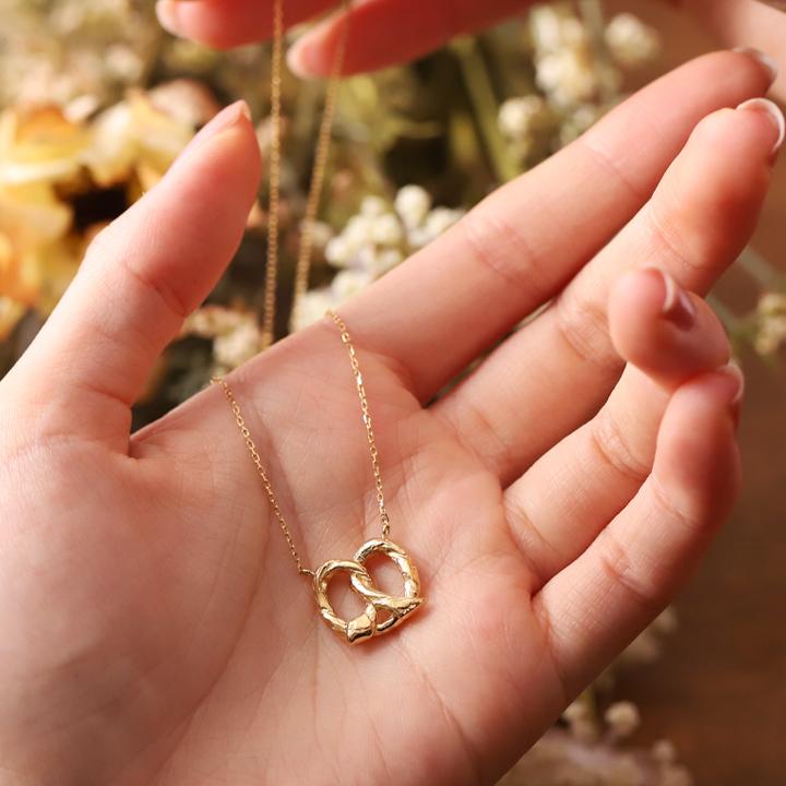【土日限定8000円OFFクーポン有】 18金ネックレス k18 ネックレス 18金 プレッツェル スイーツ お菓子 ロングネックレス 18k k18ネックレス | DEVAS | 10