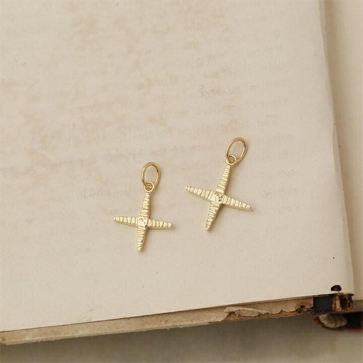 DEVAS  クロス　ペンダントトップ 18金　未使用 DEVAS 8月土日限定 7%クーポン▽ ペンダントトップ 18金 k18 18