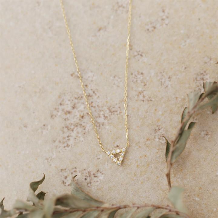 【土日限定3500円OFFクーポン有】 18金ネックレス k18 ネックレス 18金 レディース 三角形 トライアングル ダイヤ k18ネックレス 18k あずきチェーン | DEVAS | 01