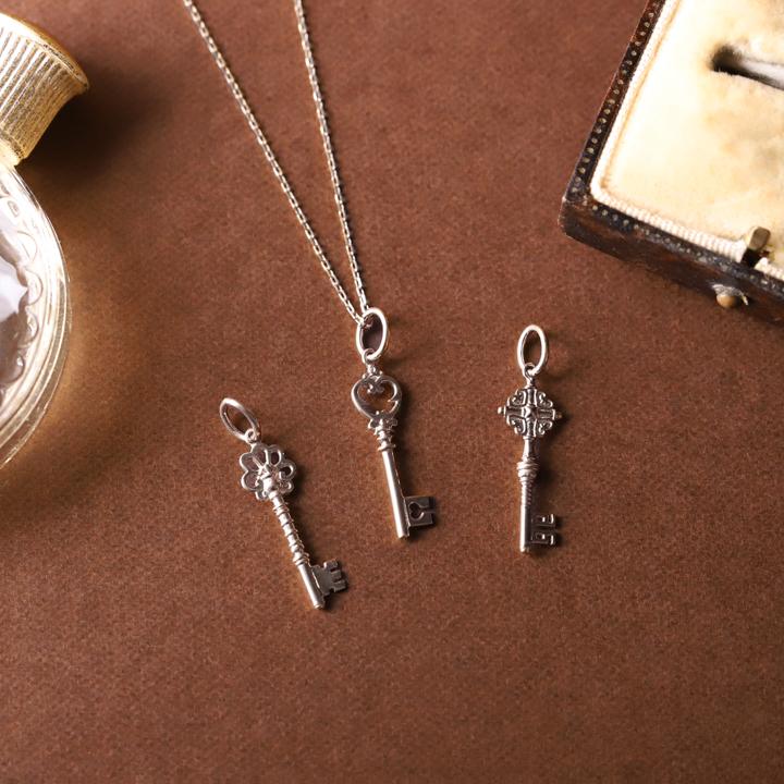 DEVAS ペンダントトップ プラチナ ネックレス トップ ペンダント