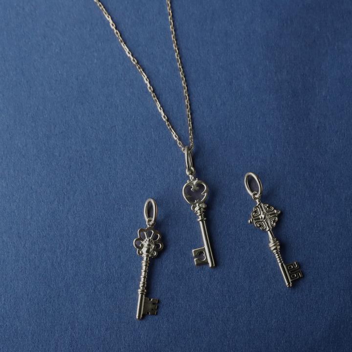 DEVAS 【7/5限定2000円OFFクーポン有】ペンダントトップ プラチナ