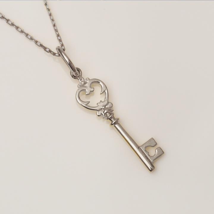 天使モチーフプラチナペンダントトップ DEVAS 【7/25~26限定2000円OFFクーポン有】ペンダントトップ プラチナ