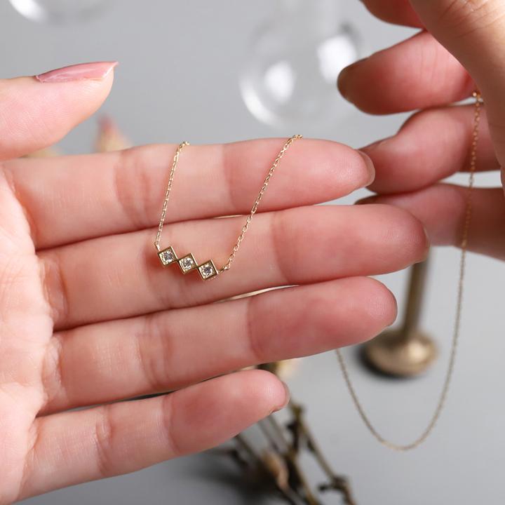 【土日限定5000円OFFクーポン有】  18金ネックレス k18 ネックレス 18金 レディース 3石 ダイヤモンド 四角 k18ネックレス 18k あずきチェーン 小豆 | DEVAS | 12