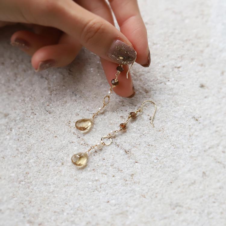 18金 ピアス k18 18金ピアス 18k 天然石 ピアス アイオライト シャンパンクオーツ シンプル k18ピアス レディース ピアス18金 ゴールド 18kピアス 揺れる 両耳 | DEVAS | 17