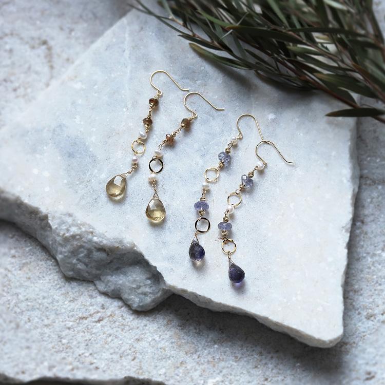 18金 ピアス k18 18金ピアス 18k 天然石 ピアス アイオライト シャンパンクオーツ シンプル k18ピアス レディース ピアス18金 ゴールド 18kピアス 揺れる 両耳 | DEVAS | 01