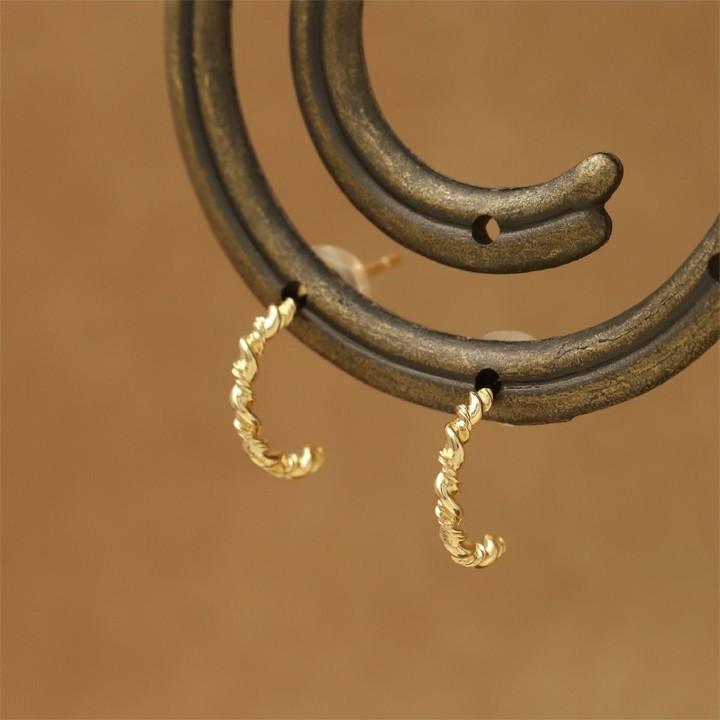 【土日限定2000円OFFクーポン有】 フープピアス 18k ピアス 18金 フープ k18 18金ピアス ねじれツイスト k18ピアス レディース ピアス18金 両耳 セット | DEVAS | 01