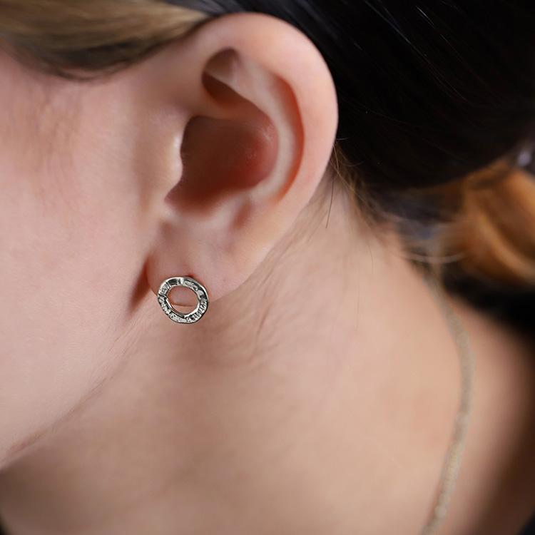 DEVAS 【6/19~21限定2000円OFFクーポン有】プラチナピアス ピアス
