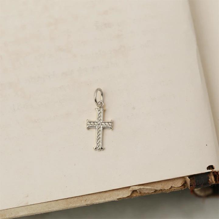 ペンダントトップ プラチナ ネックレス トップ ペンダント レディース PT950 シンプル クロス プラチナペンダント プラチナネックレストップ シンプル | DEVAS | 01