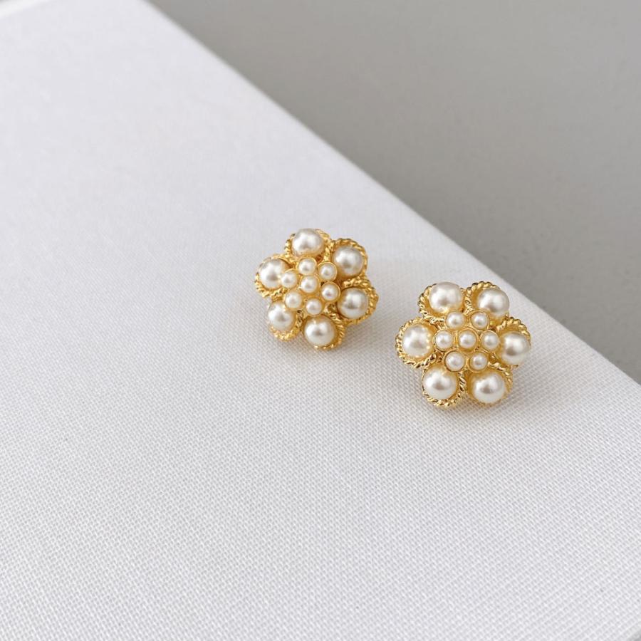 フラワーパール ピアス / イヤリング クリップタイプ コーデをモードに格上げ |  | 09