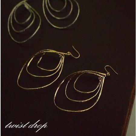 ツイスト3連ドロップピアス 2色《ゴールド・シルバー》 | 