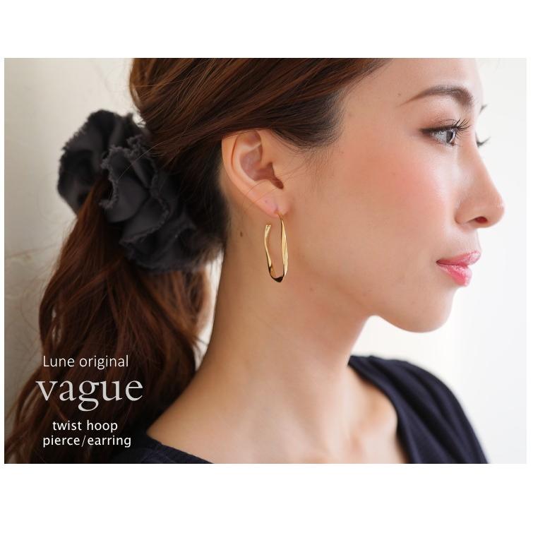 ツイスト フープピアス / イヤリング ゴールド 低アレルギー チタンポスト |  | 01