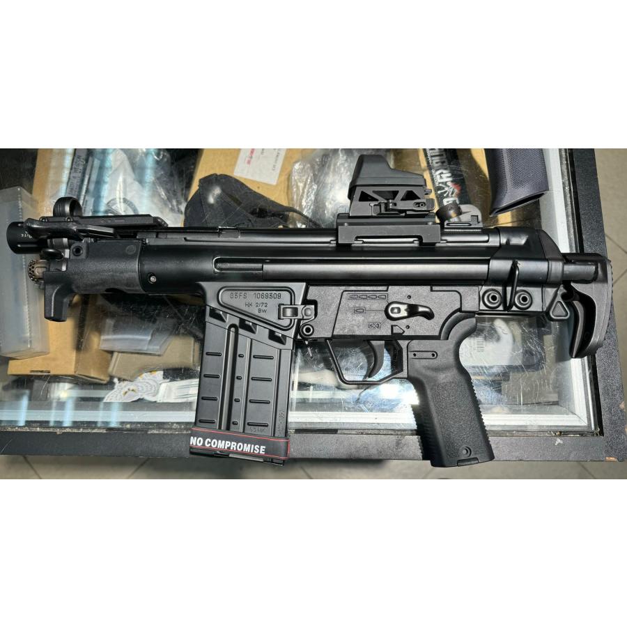 ADVANTAGE AIRSOFT製 VFC MP5K ガスブローバック向け M4 グリップ