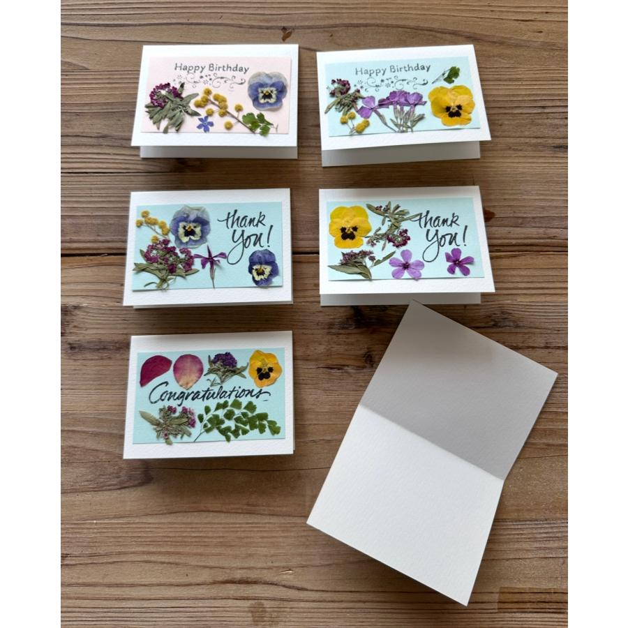 押し花のメッセージカード  贈り物に添えるだけで、心のこもった特別な一枚 |  | 01