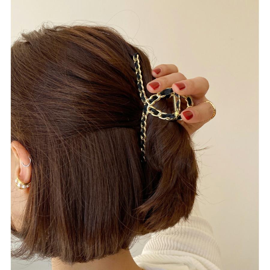 ヘアアクセサリー クリップ ヘアクリップ チェーン 柄 ツイスト 配色 光沢 リボン りぼん 高級感 上品 髪飾り 髪留め かわいい 白 黒 ピンク 韓国ファッション Dholic 通販 Paypayモール