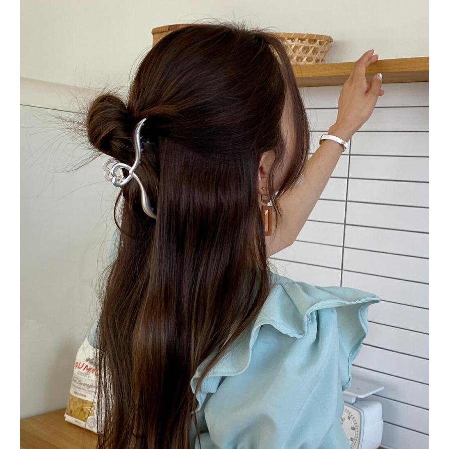 高級素材使用ブランド ヘアアクセサリー ヘアクリップ バンスクリップ ハート かわいい 可愛い ガーリー ツイスト 大人 きれいめ マット シルバー ゴールド 韓国ファッション Riosmauricio Com